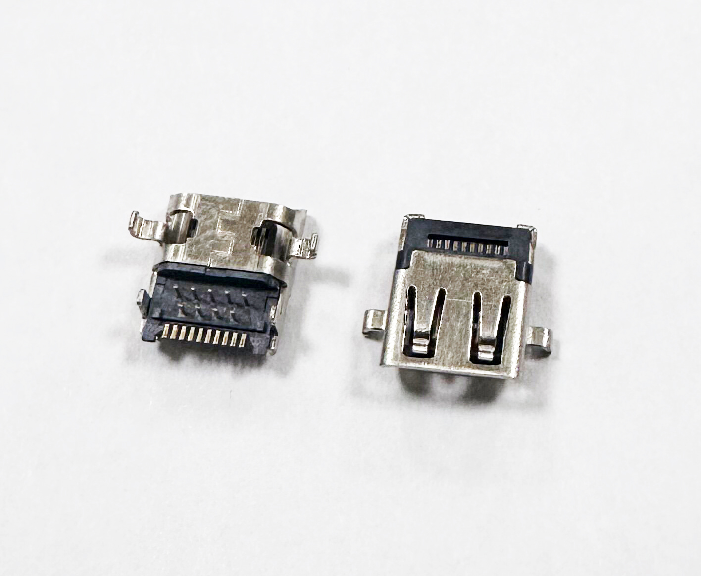 HDMI? D TYPE 沉板；殼子DIP斜口；端子DIP+SMT母座；CH=0.85  XK-002T0.6-19P